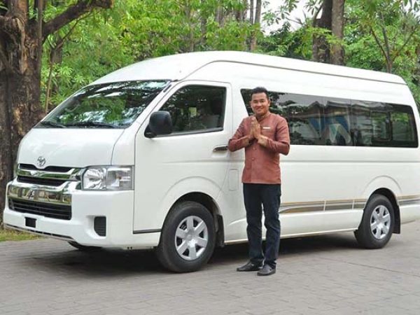 Car_With_Driver_1